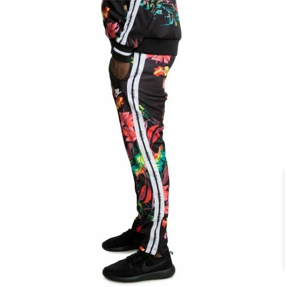 Men’s Nike NSW tropical track pants - Picture 12 of 14